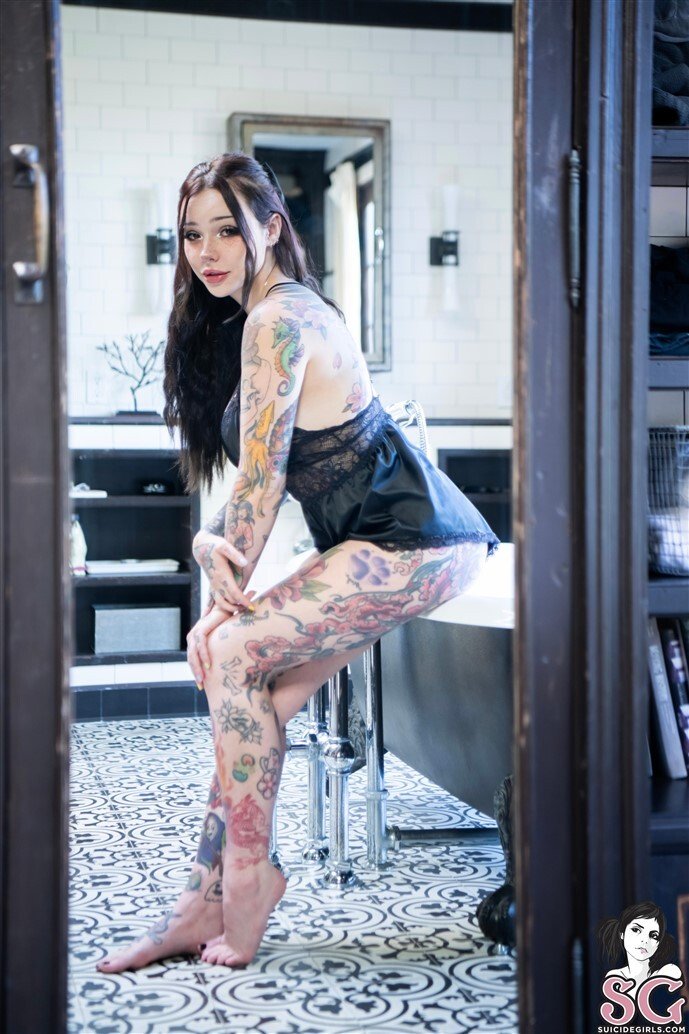 Juneeberri-We dream-Suicide Girls #Lci4szQ2